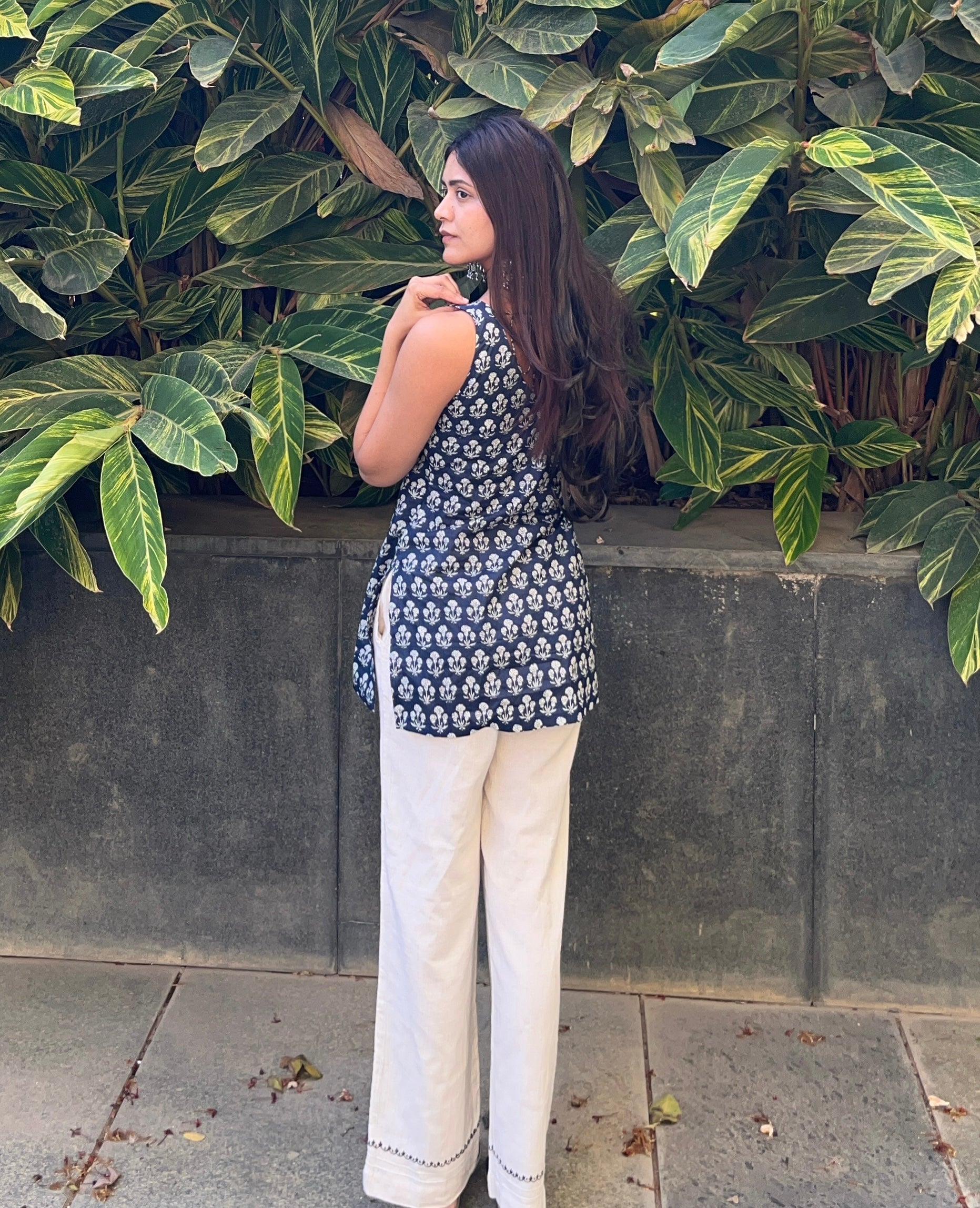 Krishika Relaxed Fit Kurti
